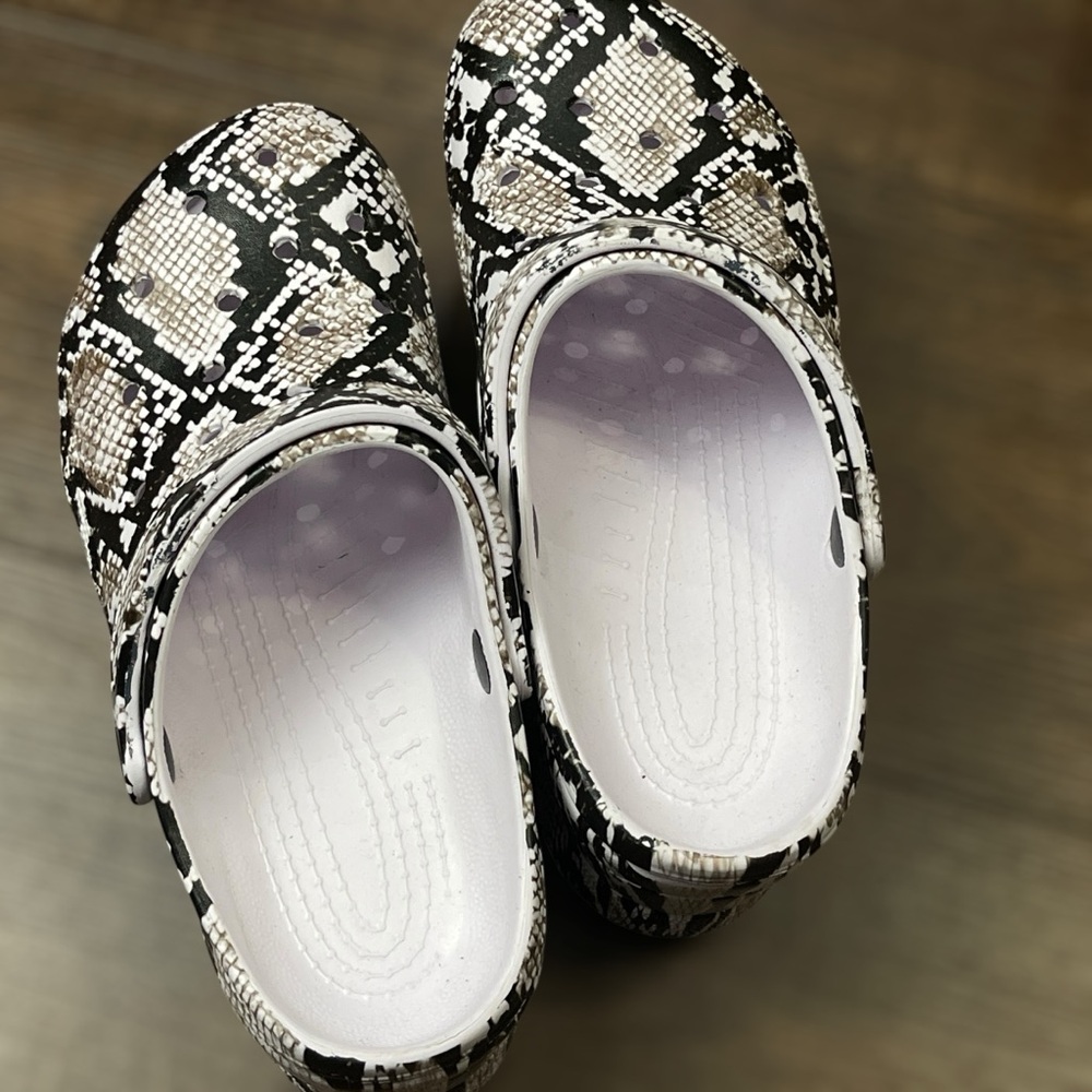 PLATFORM CLOGS • Animal Print • Size 10 • Women - Picture 9 of 12